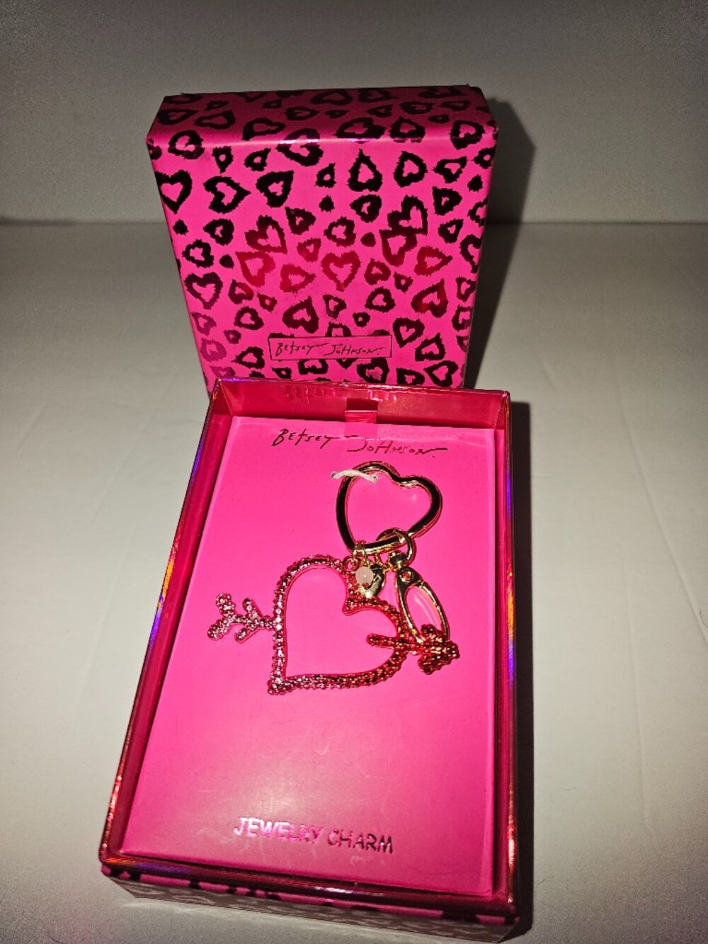 NWT Betsey Johnson Bag Charm Heart & Arrow Red,Pink W/ Gold-tone Hardware